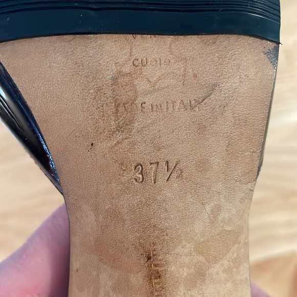 Manolo Blahnik Patent Leather D’Orsay Heels *flaw* - Picture 7 of 7